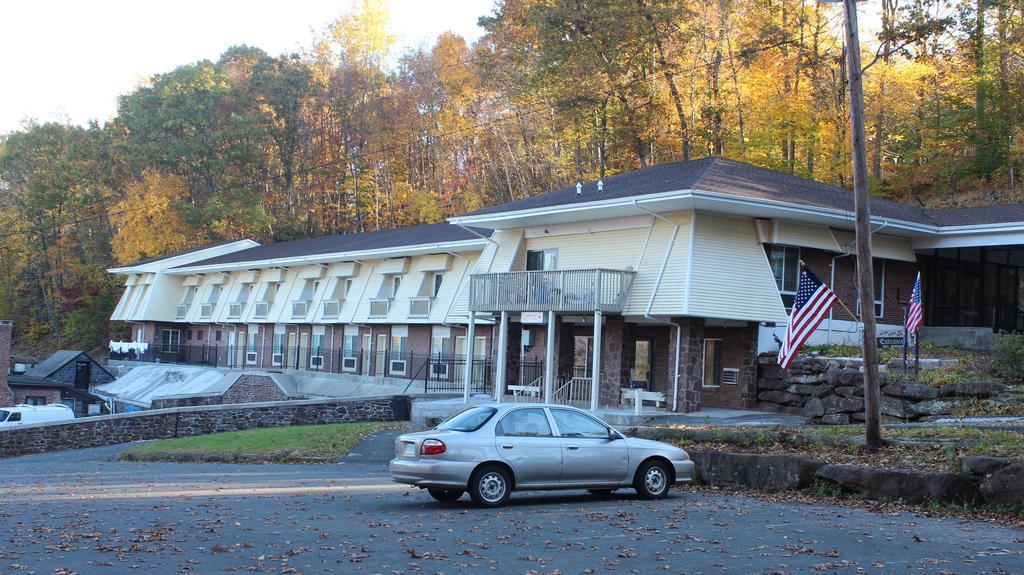 Passport Inn And Suites - Middletown Exterior photo